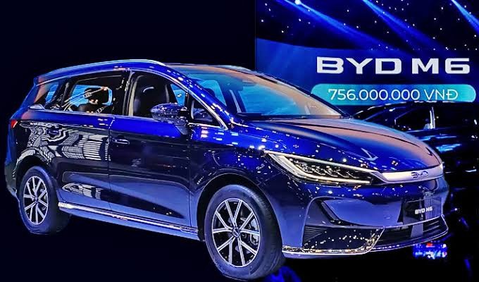 BYD M6